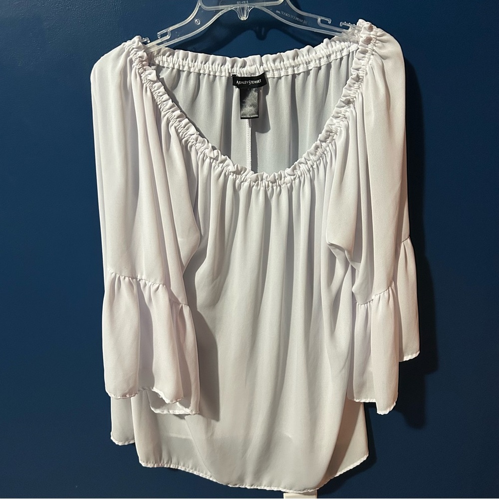 Ashley Stewart Women’s Size 18-20 White Lightweight 3/4 Bell Sleeve Top Shirt